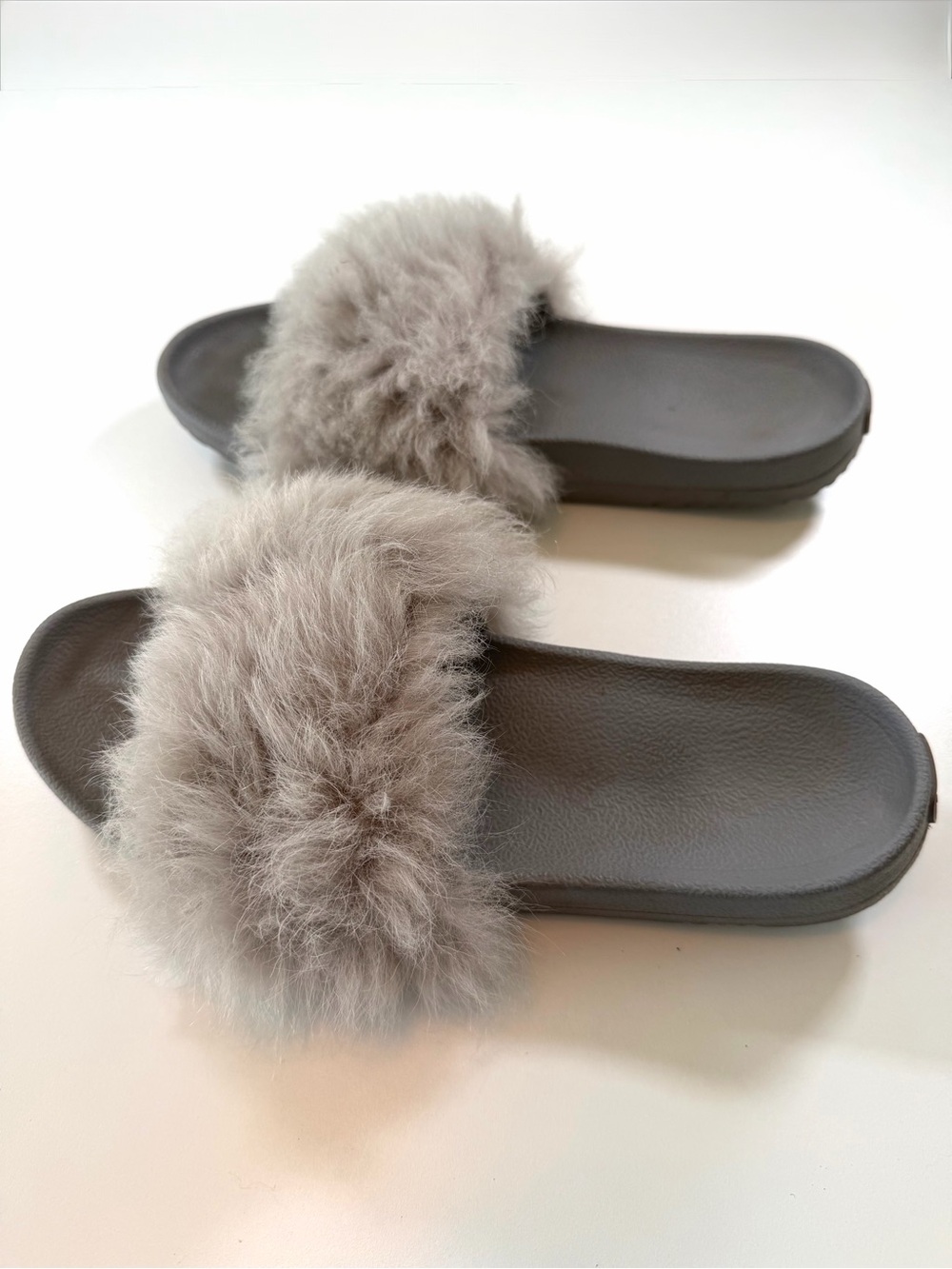 UGG Royale Seal Gray Sheepskin Slide Slippers Women’s 11 EU 42 Fluffy Fur